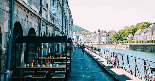 学校历史宣传片怎么制作